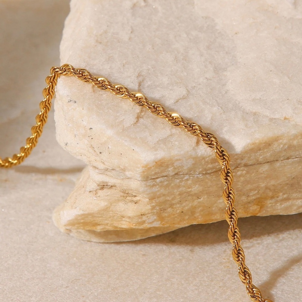 Minimalist Gold Rope Chain Anklet - Picture 2 of 3